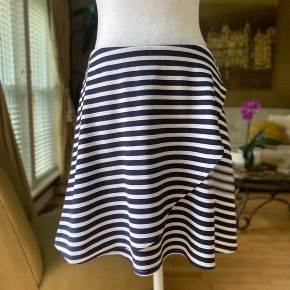 LOFT Dresses & Skirts - LOFT Black & White Horizontal Stripe Mini Wrap Skirt size Small